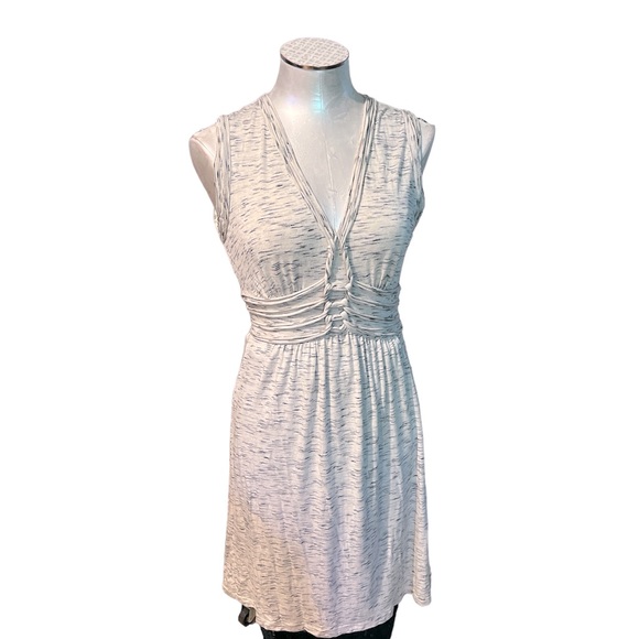Max Studio Dresses & Skirts - Max Studio Women’s knit Dress Vneck sleeveless Boho braided detail size Small